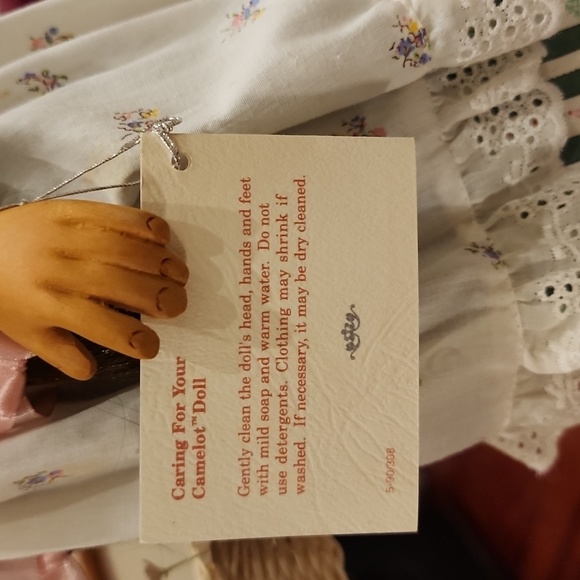 Dolls - Picture 5 of 8